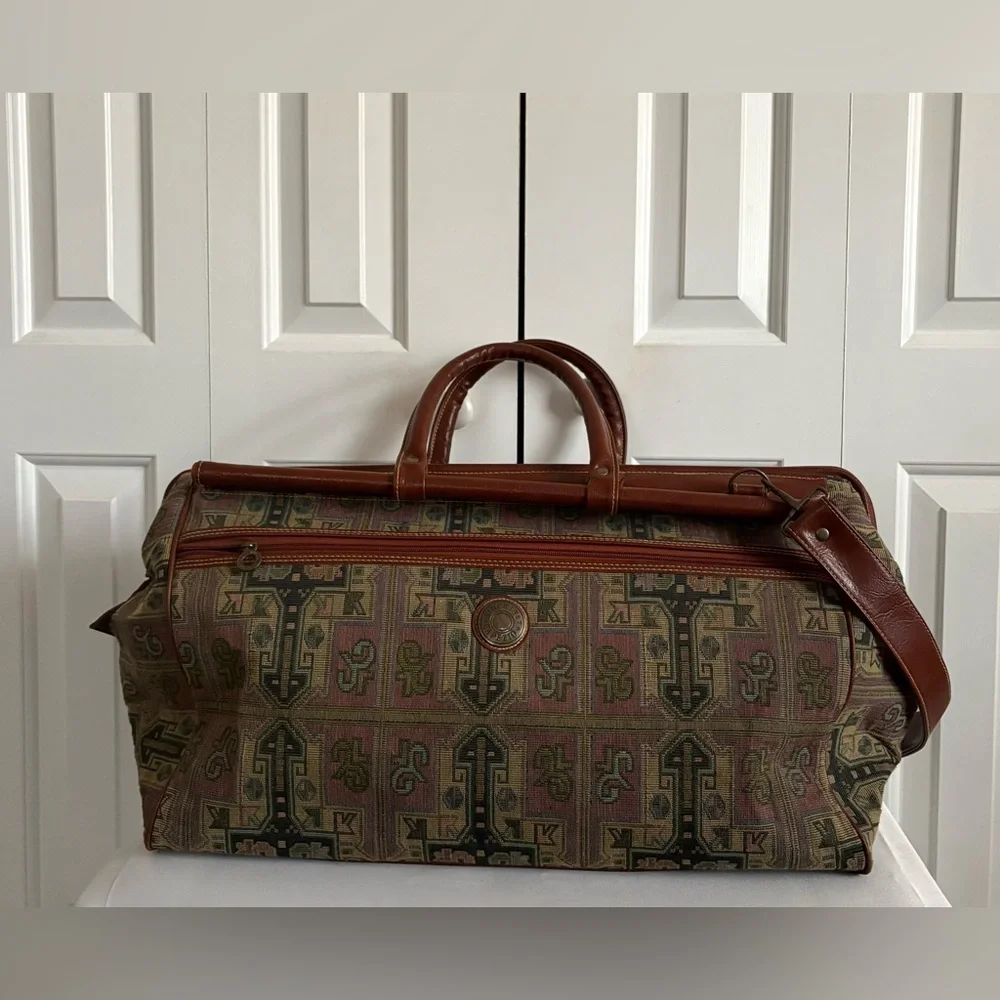 CAPEZIO, Vintage Faux Leather Multicolor Carpet Bag Style Weekend Travel Bag